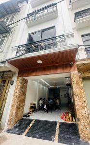 BÁN NHÀ KHU PHÂN LÔ CÁN BỘ TẠI  ĐƯỜNG HỒ TÙNG MẬU - Ô TÔ VÀO NHÀ - VÀI BƯỚC RA Ô TÔ TRÁNH- NỘI THẤT ĐẸP.